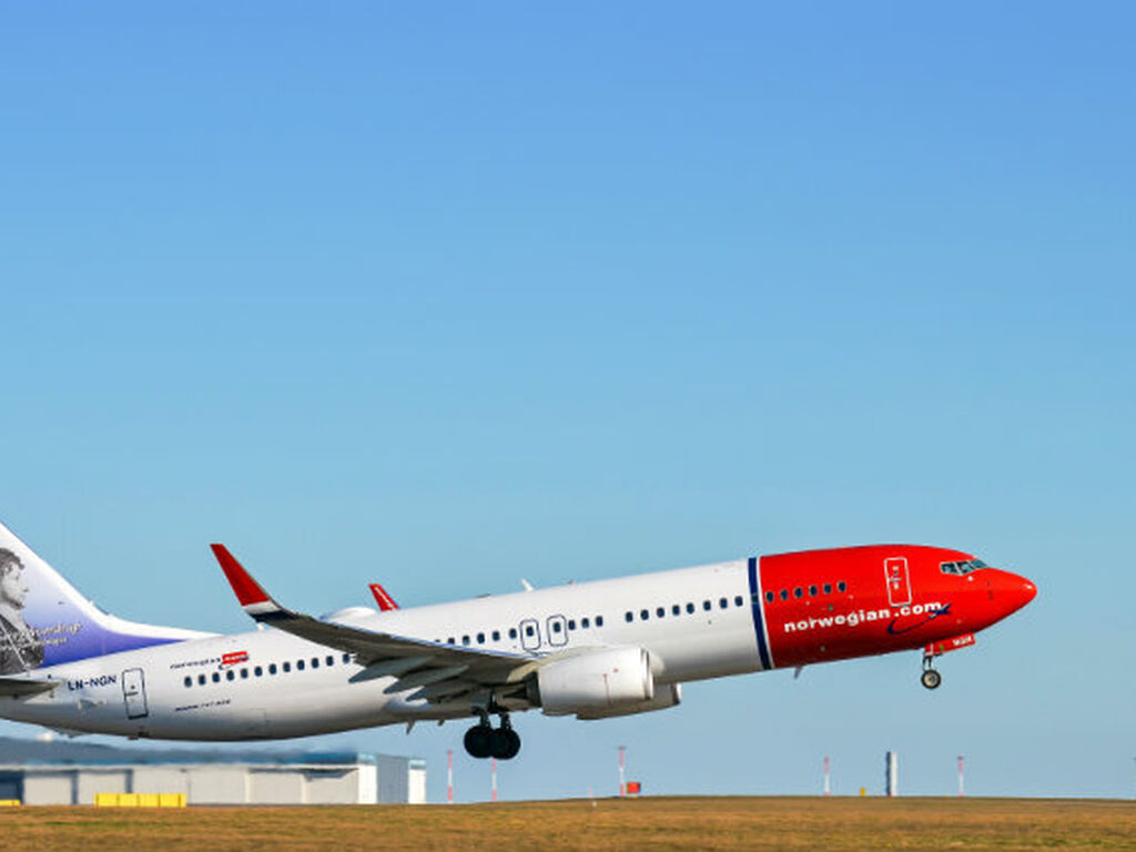 Norwegian MXP LAX